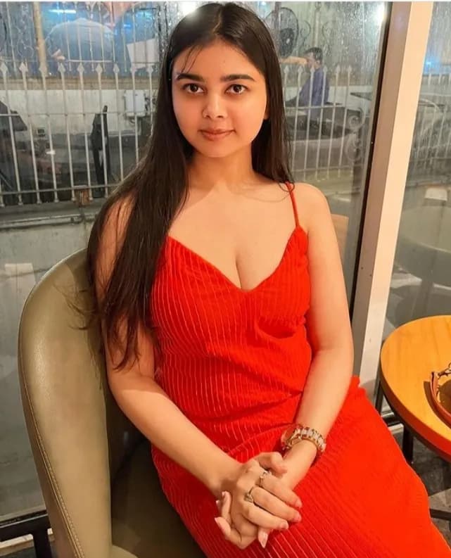 Kavya, 26, Khar, Mumbai