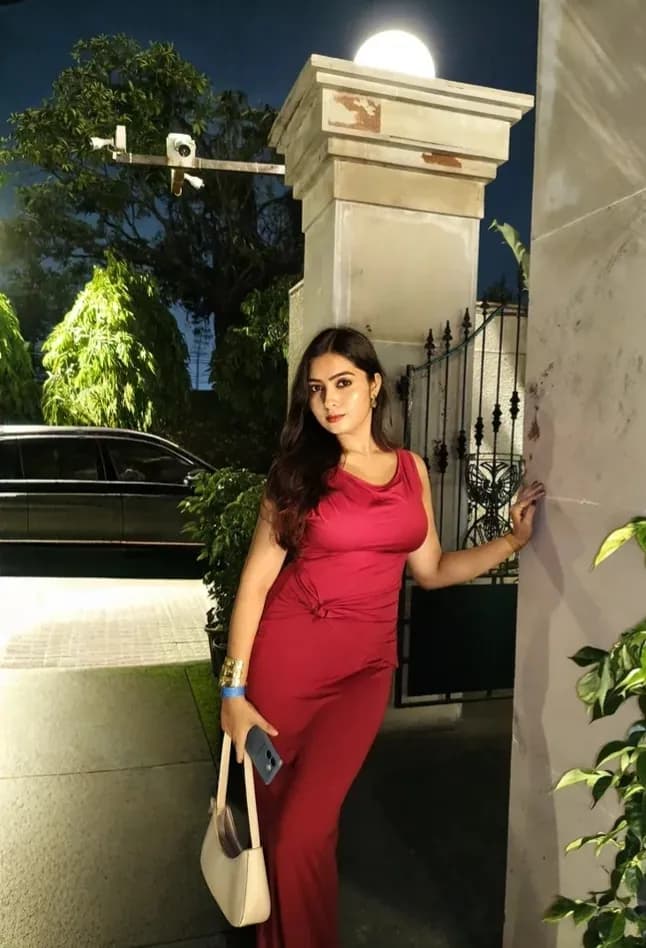 Riya, 23, Lower Parel, Mumbai